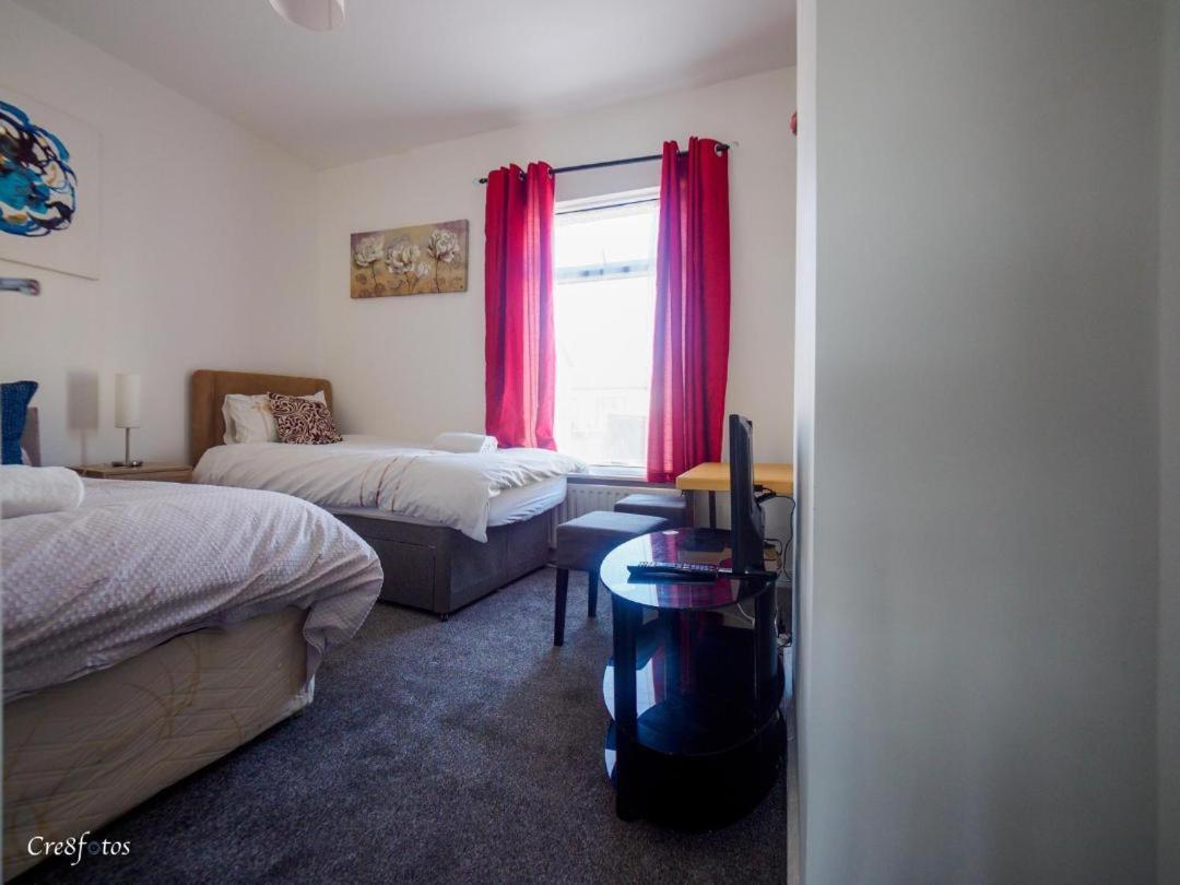 12 Cornwallis Lodge Family Room 2 Stoke-on-Trent Екстер'єр фото