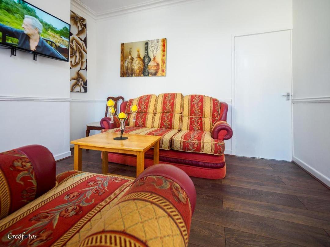 12 Cornwallis Lodge Family Room 2 Stoke-on-Trent Екстер'єр фото