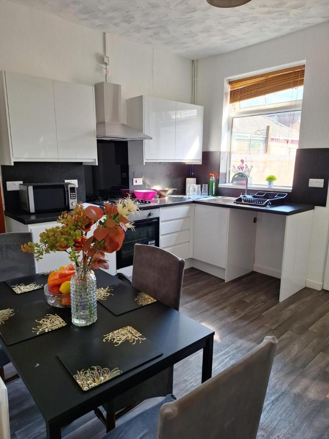 12 Cornwallis Lodge Family Room 2 Stoke-on-Trent Екстер'єр фото